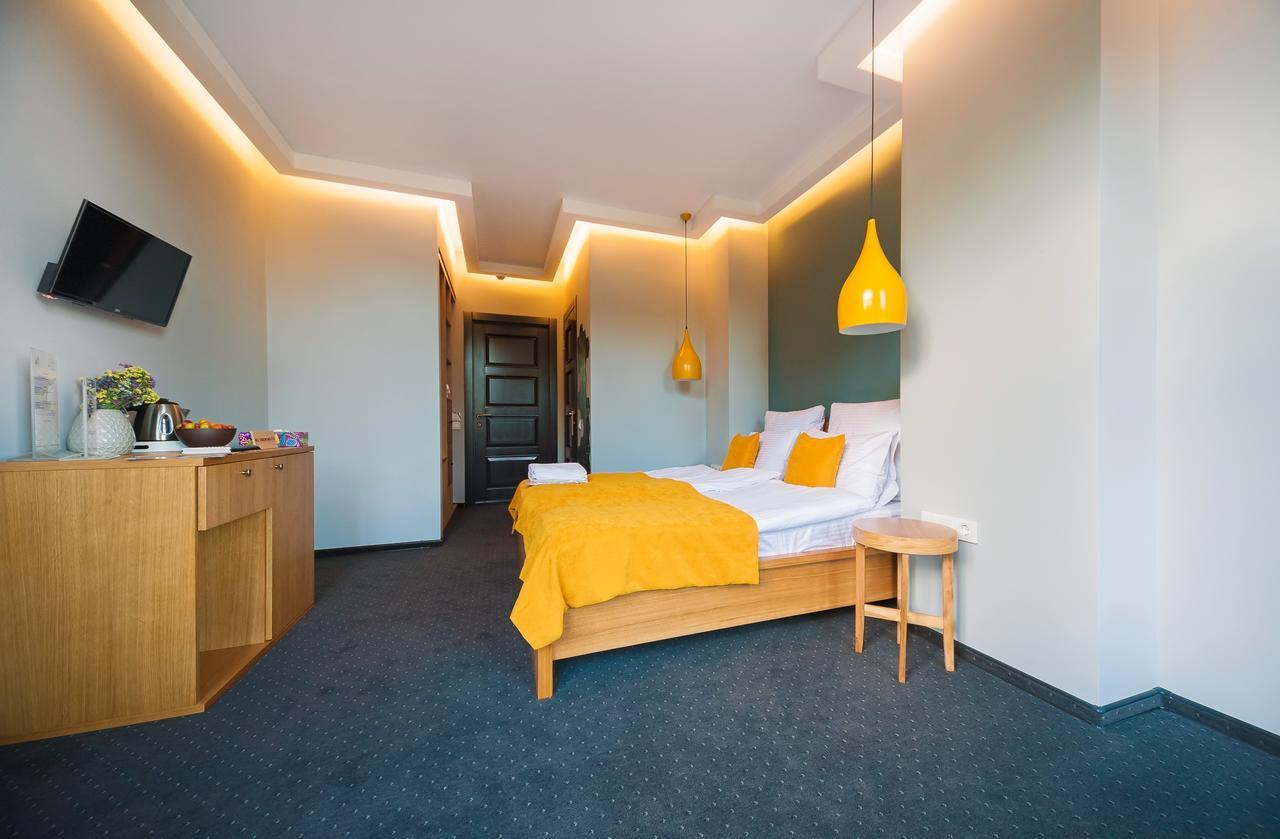 אודסה Beehive Hotel מראה חיצוני תמונה