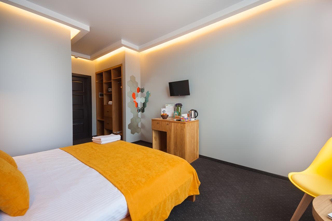 אודסה Beehive Hotel מראה חיצוני תמונה