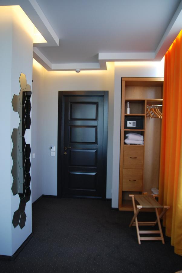 אודסה Beehive Hotel מראה חיצוני תמונה