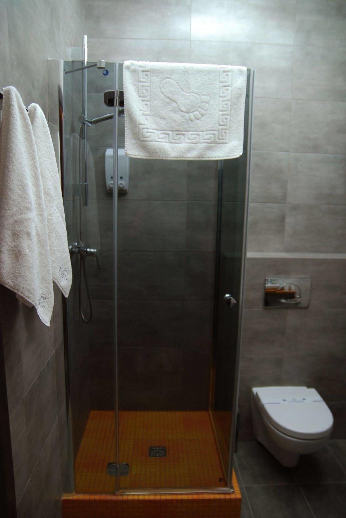 אודסה Beehive Hotel מראה חיצוני תמונה