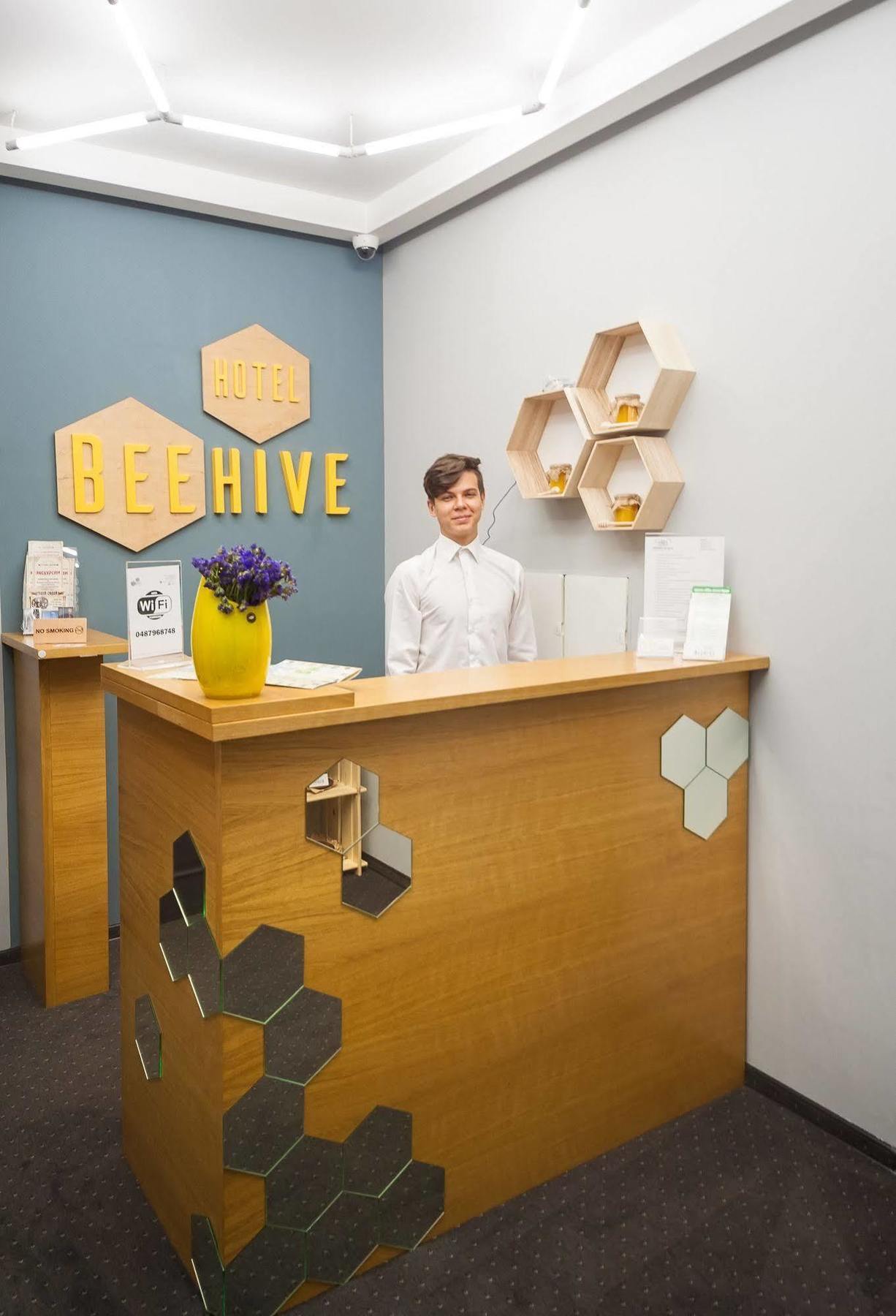 אודסה Beehive Hotel מראה חיצוני תמונה