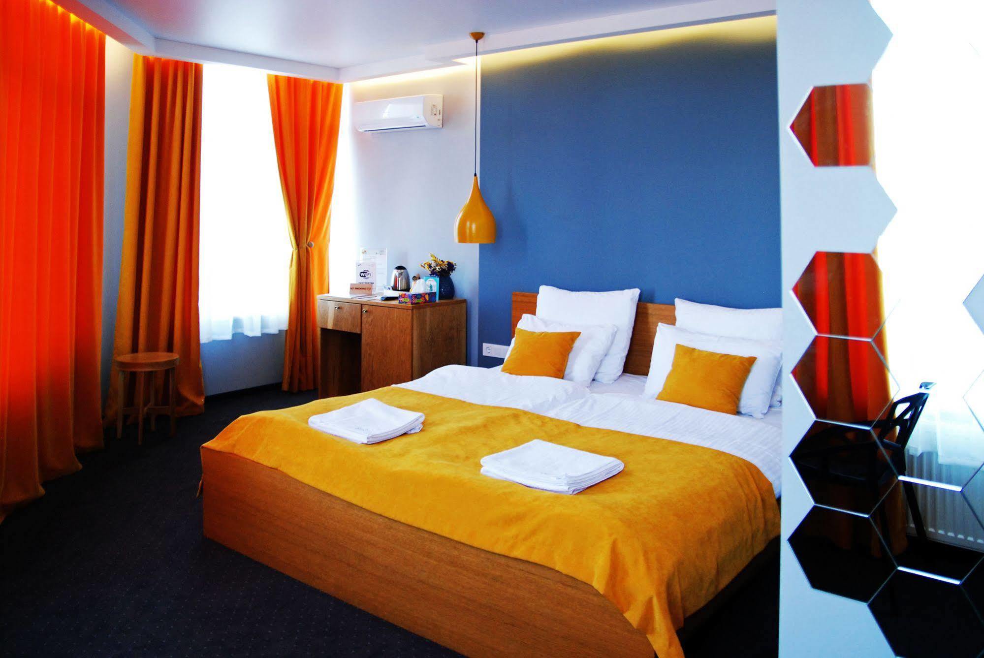 אודסה Beehive Hotel מראה חיצוני תמונה